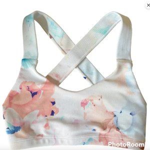 Onzie Half Moon Sports Bra in Le Fleur Size Large